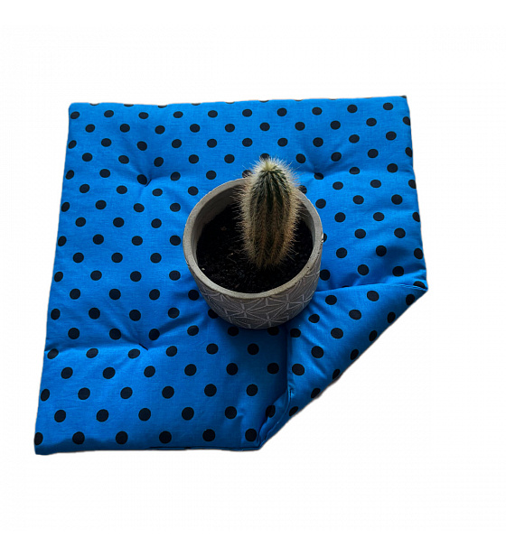 Sedák-40x40x2cm-Čierna-čiarka-na-Modrom