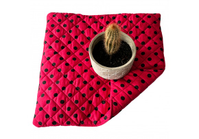 Sedák 40x40x2cm Bodka Čierna na Červenom