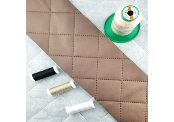 Ekokůže barva mocca prošívaná ultrazvukem 1,45 m x 0,2 m