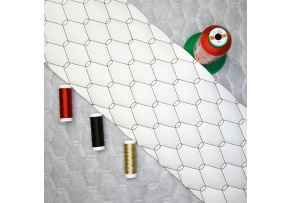 Ekokoža GEO farba biela prešívaná Černou niťou, metráž 145 cm