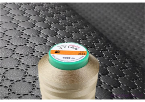 Šijacia niť Titan 40, návin 1000 m, béžová 2555