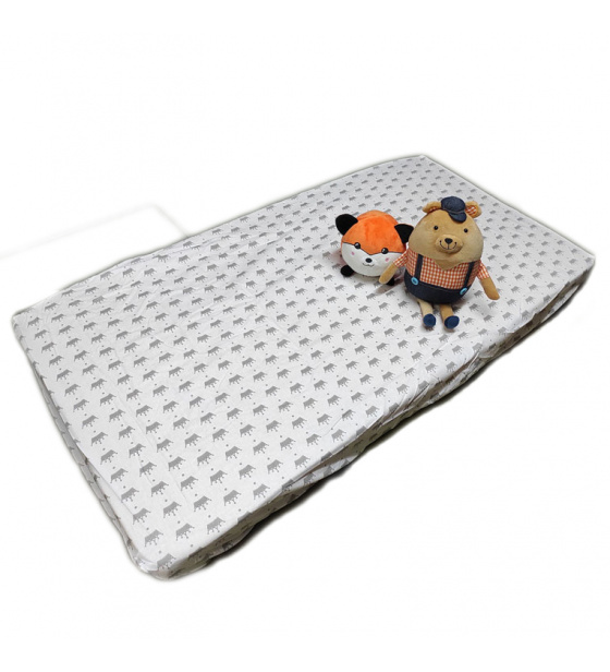 Detská bavlnená plachta do postieľky na gumu 120x60 cm vzor korunky