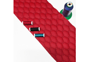 Ekokoža prešívaná, farba červená čierna, metráž 145 cm