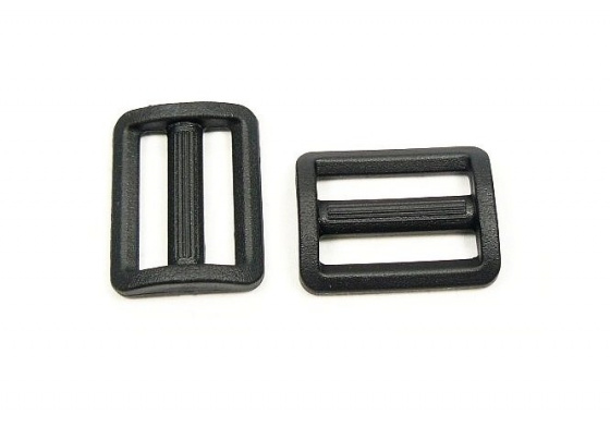 Plastové průvleky šíře 20 mm  P černý