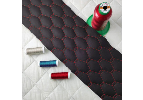 Ekokoža prešívaná GEO, farba čierno-červená, metráž 145 cm Ekokoža prešívaná GEO, farba čierno-červená, metráž 145 cm