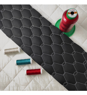 Ekokoža GEO farba černo-biela prešívaná niťami, koženka metráž 145 cm