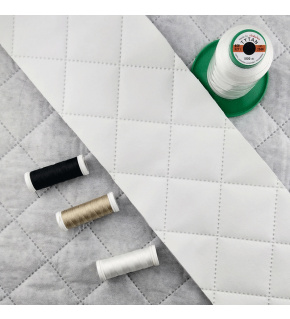 Ekokůže barva bilá prošívaná  1,45 m x 0,45 m