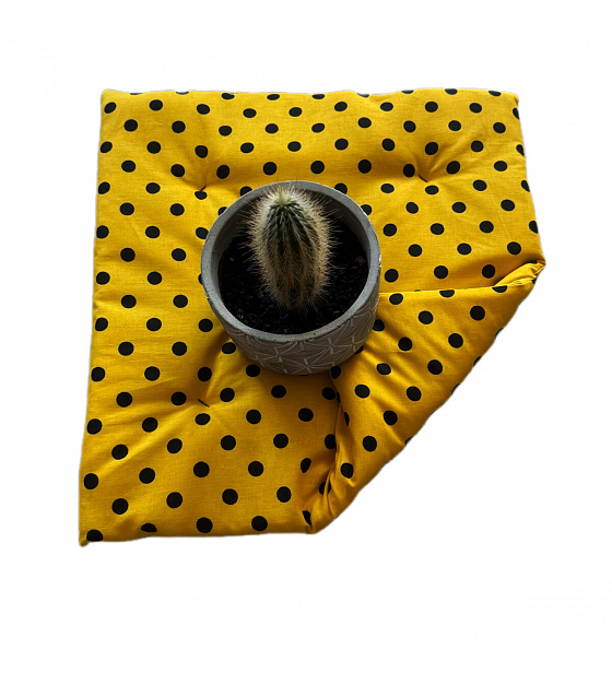 Sedák-40x40x2-cm-Čierna-tečka-na-žltom